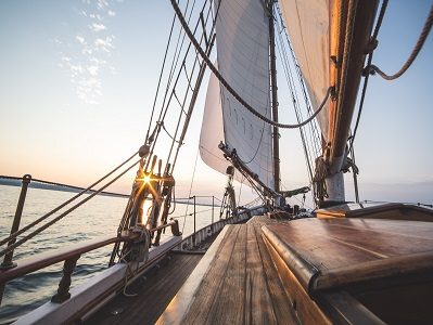 bootsdeck auf dem meer